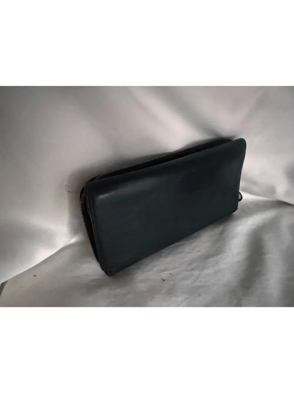 Coach Legacy Black Vintage Trifold leather Wallet With Checkbook Pocket Zip Arou